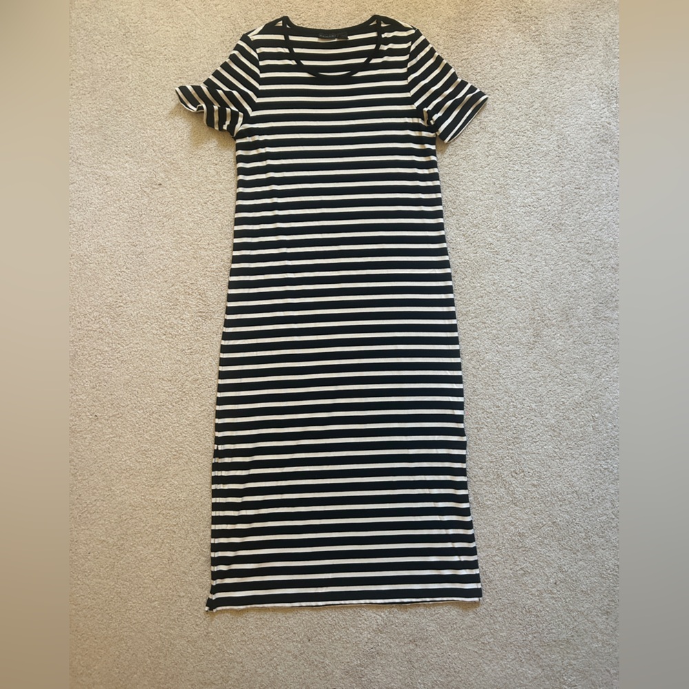 Tahari Black and White Striped Maxi Dress Size Large, Double Slit